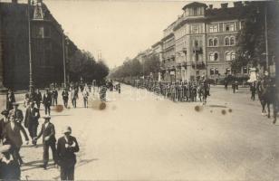 1930 Budapest, felvonulás a Hősök emléknapján, photo