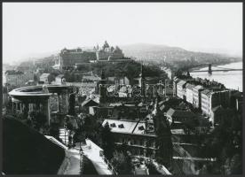 cca 1935 Budapest, a Gellért-hegy lábánál, a Gellért szobor alatt álló épület a háborúban elpusztult, sok más ottani épülettel egyetemben, korabeli negatívról készült modern nagyítás, 13x18 cm