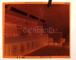 1981 Budapest, X. ker., Gergely u. 40. GYÓGYSZERTÁR kívül-belül, 5 db professzionális minőségű, szabadon felhasználható, jogdíjmentes negatív, 6x7 cm