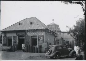cca 1935 Bács-Kiskun megye területén, Takarékossági vegyes bolt kívül-belül, Lőcsei Árpád (?-?) kecs...