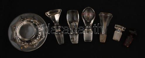 7 db különféle érdekes üvegdugó, példányonként változó állapotban, némelyik sérült, különböző méretben