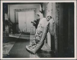 cca 1936 Kabos Gyula (1887-1941) színész nászúton, vintage fotó, 8,5x11 cm