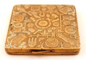 Horoszkópos  cigaretta tárca, rezezett alpakka,  7×7 cm