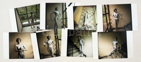 cca 1985 Lépcsőházi találkozás, 8 db finoman erotikus fénykép, az eredeti negatívokról készült modern nagyítások, 10x15 cm / 8 erotic photos, 10x15 cm