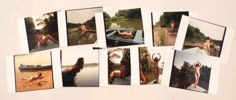 cca 1980Vízparti kaland, 10 db finoman erotikus fénykép,  az eredeti negatívokról készült modern nagyítások, 10x15 cm / 10 erotic photos, 10x15 cm
