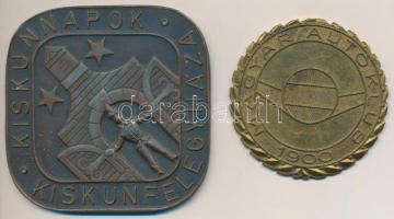 DN "Kiskun Napok - Kiskunfélegyháza" Br emlékplakett (77x77mm) + DN "Magyar Autóklub 1900" Cu plakett (59mm) T:2