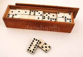 Régi dominókészlet, saját dobozában, némelyik darab ragasztásra szorul