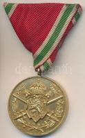 Bulgária 1933. "Háborús emlékmedál 1915-1918" aranyozott fém kitüntetés mellszalaggal T:2 Bulgaria 1933. "Commemorative Medal for the War of 1915-1918" gilt metal decoration with ribbon C:XF