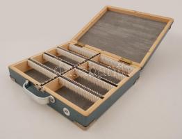 Berlebach diatartó koffer, 200 db-os, jó állapotban, 3×29,5×6,5 cm