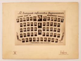 1930 A budapesti református főgimnázium tanári kara és érettségizett tanulói, kistabló 55 nevesített portréval, Halmi műtermében készült, 15x21,5 cm, karton 25x33 cm
