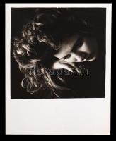 cca 1980 Bárkány Eszter: Ábránd, feliratozott, vintage fotóművészeti alkotás, 28x27 cm-es kép 40x30 cm-es fotópapíron