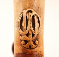 Díszes tajtékpipa, fém szerelékkel, cirill betűs(?) monogrammal, m: 13 cm