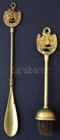 Réz tárgyak lovas díszitéssel, 2db, kefe kandallóhoz és cipőkanál, 24-32cm