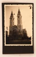 cca 1930 Pápa, református újtemplom, fotó, kartonra ragasztva, 10,5×6,5 cm