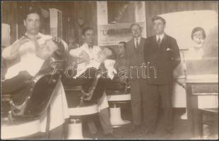 1931 Montevideo, Fodrászüzlet, fotólap, 9x14 cm