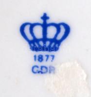 3 db virágmotívumos GDR porcelán tartó, matricás, jelzett, apró kopásnyomokkal, különböző méretben