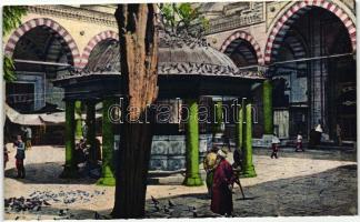 Constantinople, Cour et fontaine de la Mosquee Bayazed / mosque courtyard and fountain