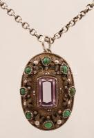 Ezüst (Ag.) nyaklánc, kő berakásos ezüst (Ag.) függővel, jelzett, saját dobozában, h: 50 cm, bruttó ...