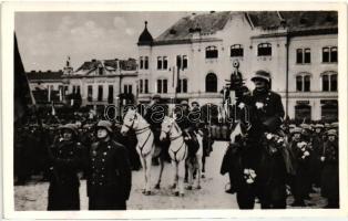 1938 Léva, Levice; bevonulás, magyar csapatok a Főtéren; Foto Hajdu / entry of the Hungarian troops