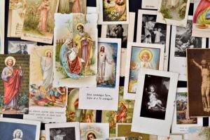 cca 1900-50 Vegyes szentkép tétel, 50db, különböző méretben és minőségben, cca 6x3cm és 9x6cm között