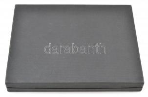 Érmetartó kazetta kivehető tálcával, 24 férőhellyel, használt, kis benyomódásokkal a peremén