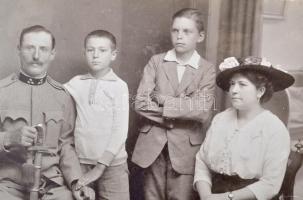 cca 1900-1930  Vegyes keményhátú fotó tétel, 7db, különböző méretben és minőségben,  cca 10x6cm, 24x...