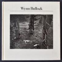 [Bullock, Wynn:] Wynn Bullock. Millerton, 1976, Aperture (The Aperture History of Photography Series 4.). Kartonált papírkötésben, jó állapotban.