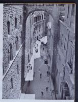 Magyar fényképezés 1939. Szerk.: Rosner Károly. Bp., [1939], Officina. Négynyelvű kiadvány. Kicsit l...