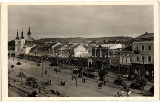 Marosvásárhely, Targu Mures; Fő tér, Plébánia, Református templom, Kalap király  / main square, rectory, Calvinist church, shops