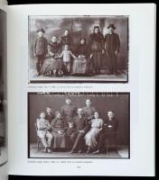 Fotó Homonnai. Egy makói fényképészcsalád hagyatéka. Szerk.: Kolta Magdolna. Bp., 1998, Magyar Fotog...