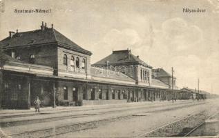 Szatmárnémeti, Pályaudvar, vasútállomás; kiadja Boros Adolf / railway station (kopott sarkak / worn corners)