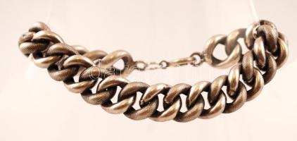 Ezüst karlánc, üreges,Ag., nettó:15,9gr., jelzés nélkül, 20cm /Silver bracelet, hollow, Ag, net. 15,...