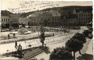 1943 Zilah, Főtér, Wesselényi-szobor; a feladó a szoborról kapcsolatban írt a fotóra / main square with statue, Foto Elite Peter