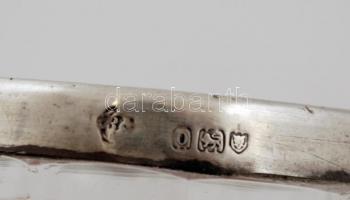 Ezüst tárgyak, mokkáskanál, fűszertartó,  piperetartó (apró horpadással, jelzettek, összesen  nettó:...