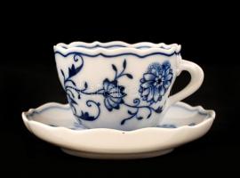 Meisseni mokkás csésze és alj, máz alatt kézzel festett,  jelzett, hibátlan, összesen: 3 db