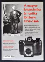 Fejér Zoltán: A magyar fototechnika és -optika története 1939-1966. Bp., 2003, HOGyF Editio. Fejér Zoltán négy könyve, papírtokban. Különféle kötésben, jó állapotban, részben bontatlan csomagolásban.