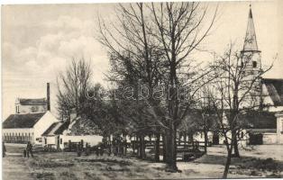 Széleskút, Solosnica; Fő tér, templom / main square, church