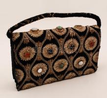 Bársony színházi táska, féldrágakövekkel díszítve, arany hímzéssel, szép állapotban, 20x13 cm