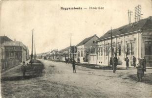 Nagyszalonta, Salonta; Rákóczi út, Arany János Gyógyszertár, kiadja Döme Károly / street, pharmacy (EK)