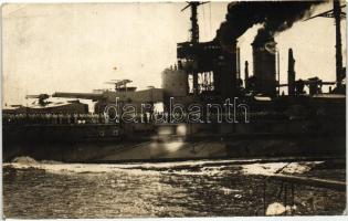 1917 Az SMS Szent István csatahajó / K.u.K. Kriegsmarine battleship with mariners on board, photo (EK)