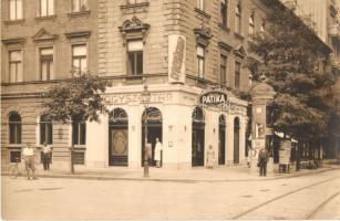 Budapest VIII. Baross utca 70., gyógyszertár, villamos sín, photo