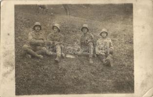 26 db RÉGI motívumlap, sok fotóval; katonai téma / 26 old motive cards, many photos; military