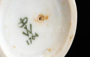 Virágmintás Wallendorfer porcelán gyertyatartó, matricás, jelzett, apró kopásnyomokkal, m: 14 cm