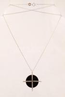 Ezüst(Ag) nyaklánc ónix medállal, jelzett, br: 5,1 g