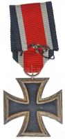Német 3. Birodalom 1939. "II. Osztályú Vaskereszt" kitüntetés mellszalaggal, "27&quot...