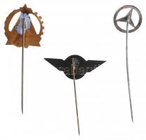 DN "Dinamo Budapest" aranyozott, zománcozott fém kitűző (18x20mm) + DN "IBUSZ" z...