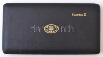 Richter Präcision Kopernikus XI körzőkészlet, saját dobozában, szép állapotban, 27×14 cm