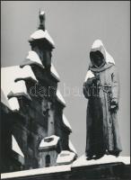 cca 1975 Gebhardt György (1910-1993): Téli csend, 2 db vintage fotóművészeti alkotás (az egyik aláírva), 16,5x24 cm és 24x17,5 cm