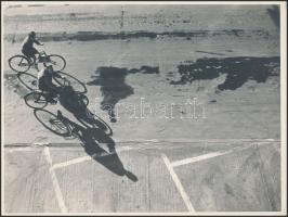 1968 Kovács László: Késő délután, jelzés nélküli vintage fotóművészeti alkotás, 18x24 cm