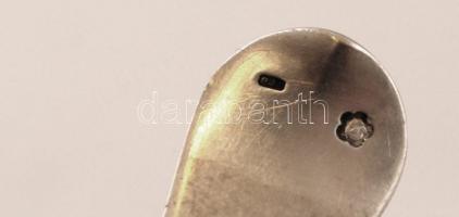 Ezüst (Ag.)  fagylatos kanál, jelzett, mesterjeggyel (VCD), gravírozott címerrel, h:14 cm (2×), nett...